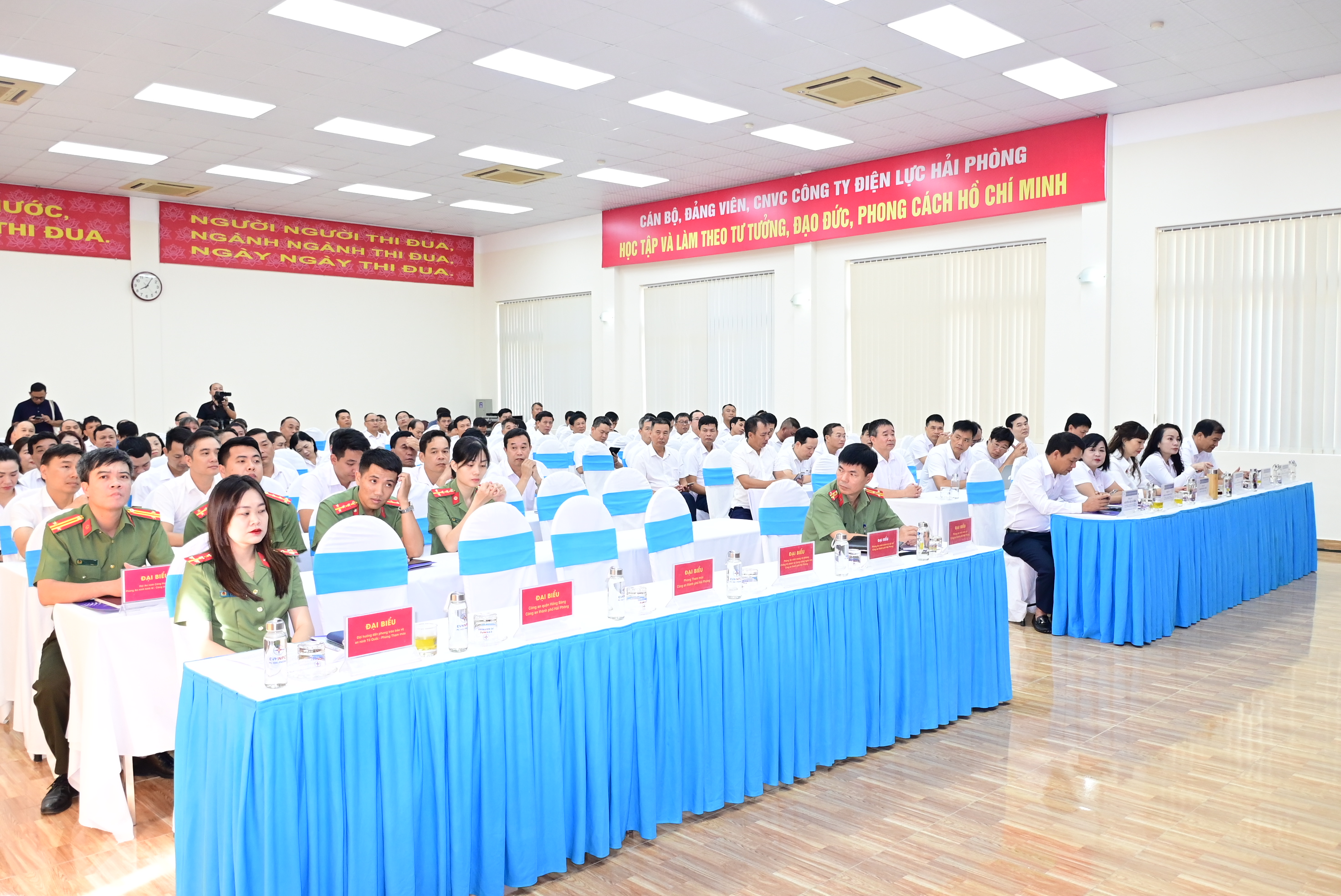 Tuyên truyền phong trào bảo vệ an ninh Tổ quốc; Luật An ninh mạng, Luật Bảo vệ bí mật Nhà nước tại Công ty TNHH MTV Điện lực Hải Phòng